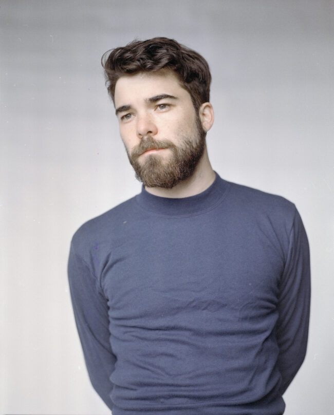 Jon Ander Urresti - Retrato plano medio. Posado de estudio.